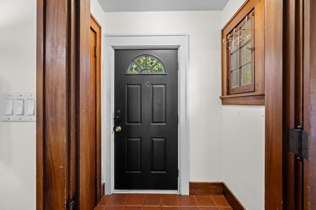 332 Forest Road Property Photo 8