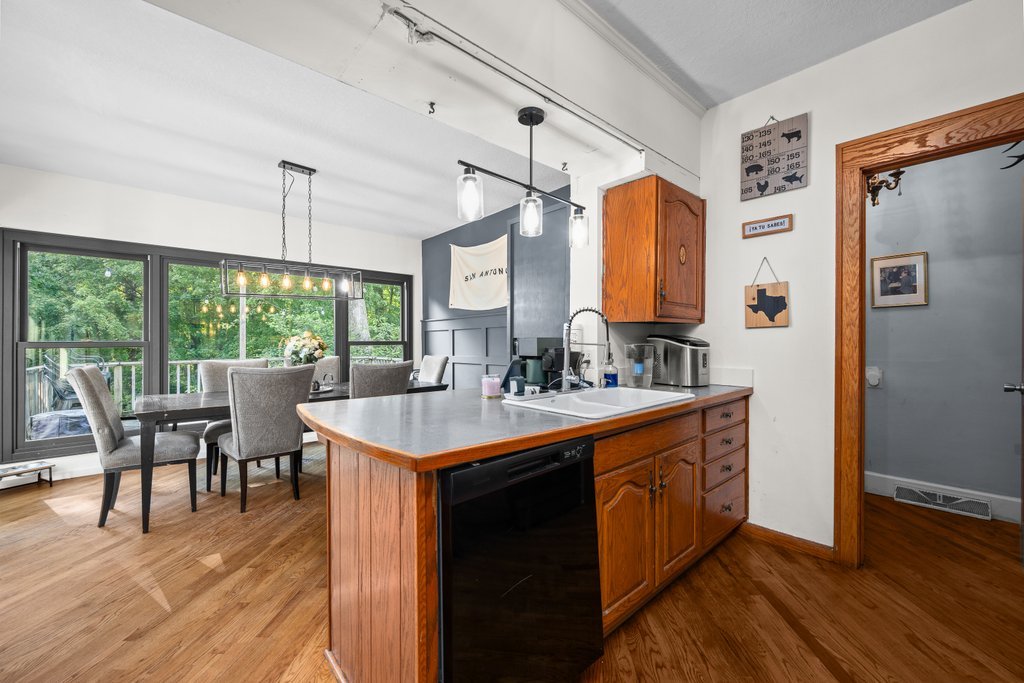 332 Forest Road Property Photo 17