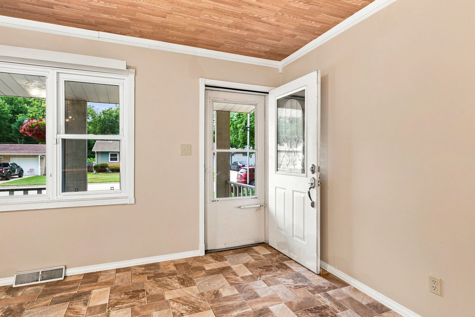 415 Maple Drive Property Photo 4