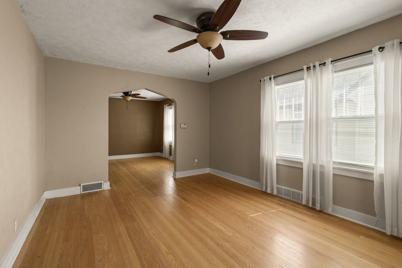 1841 43rd Street Property Photo 4