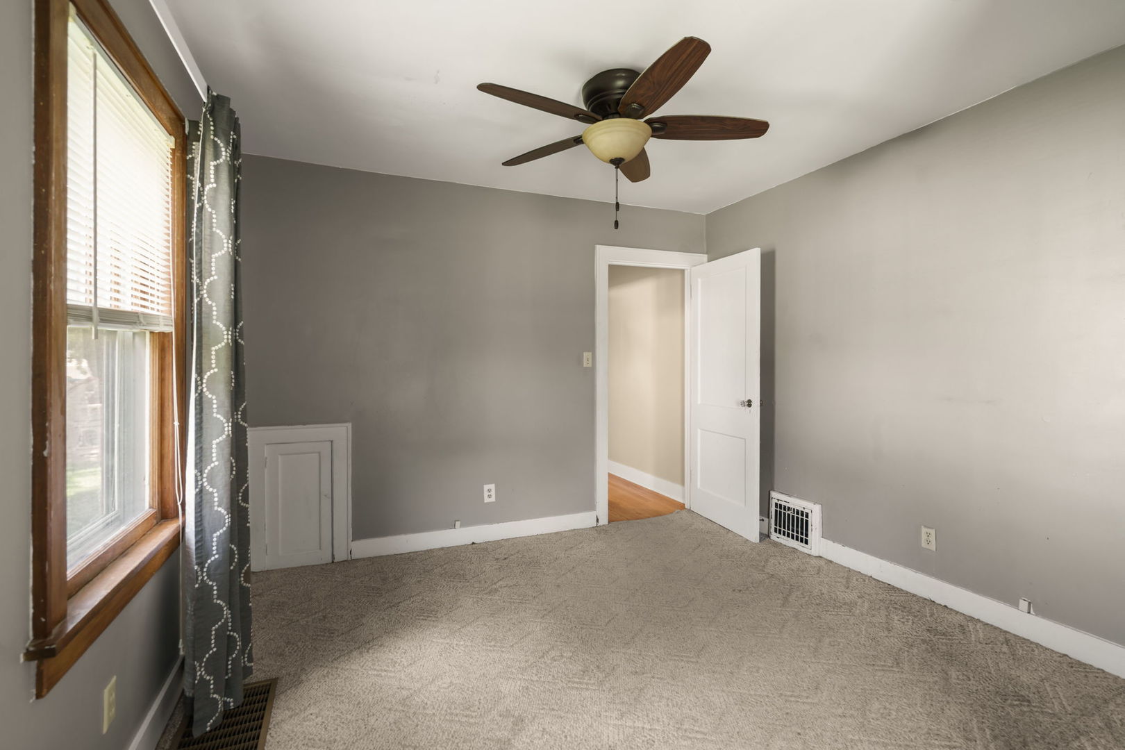 1841 43rd Street Property Photo 12