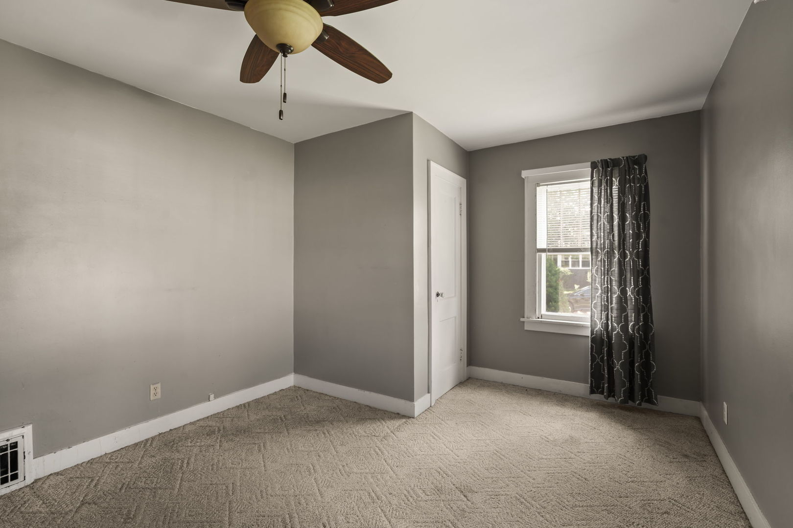 1841 43rd Street Property Photo 13