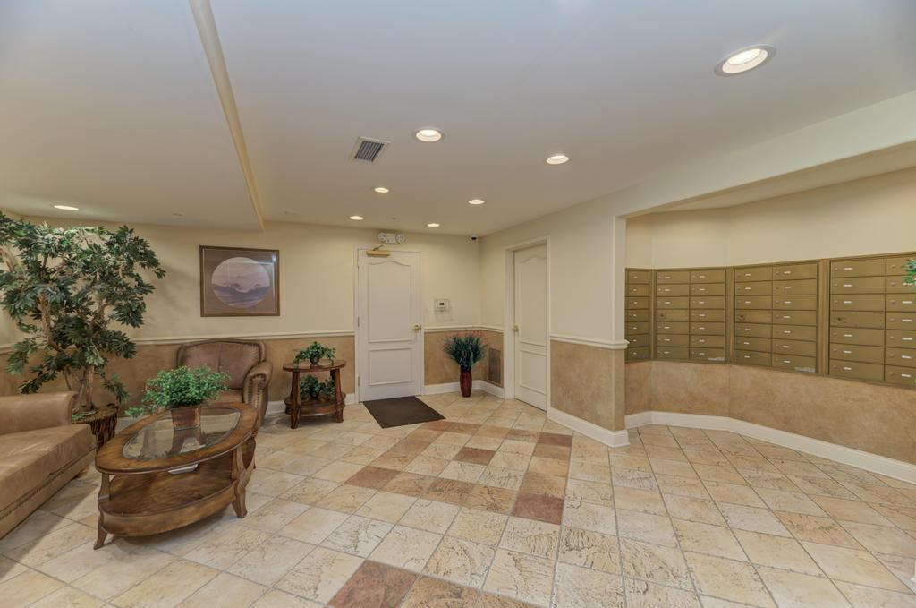1 Itasca Place 211 Property Photo 6