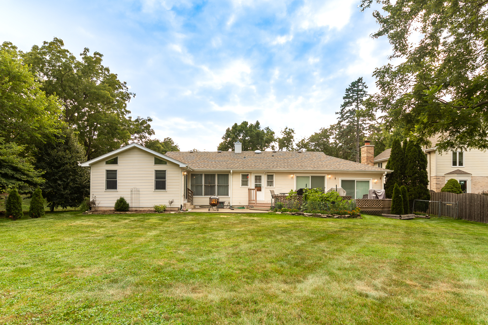 2470 Benton Street Property Photo 4