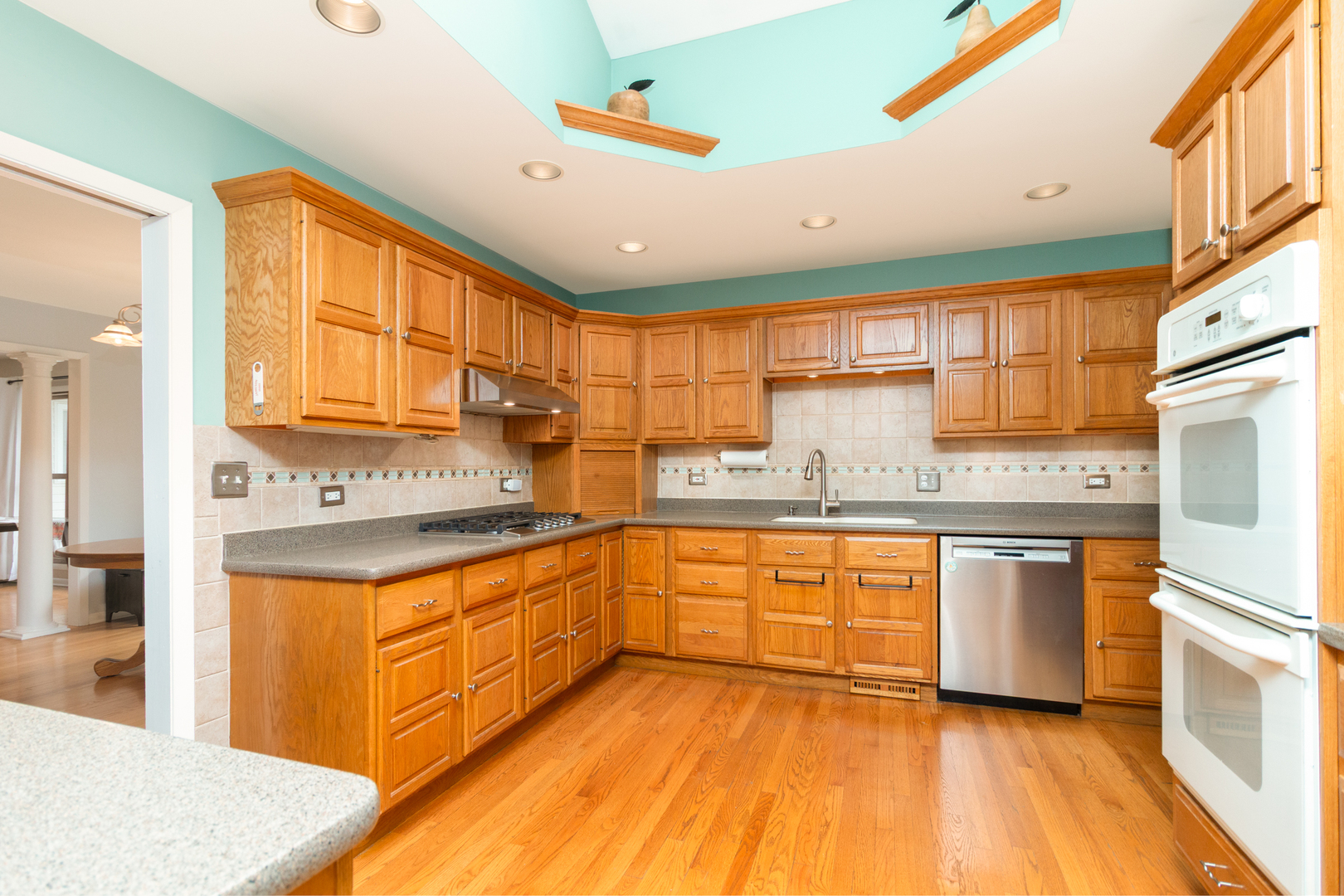 2470 Benton Street Property Photo 12