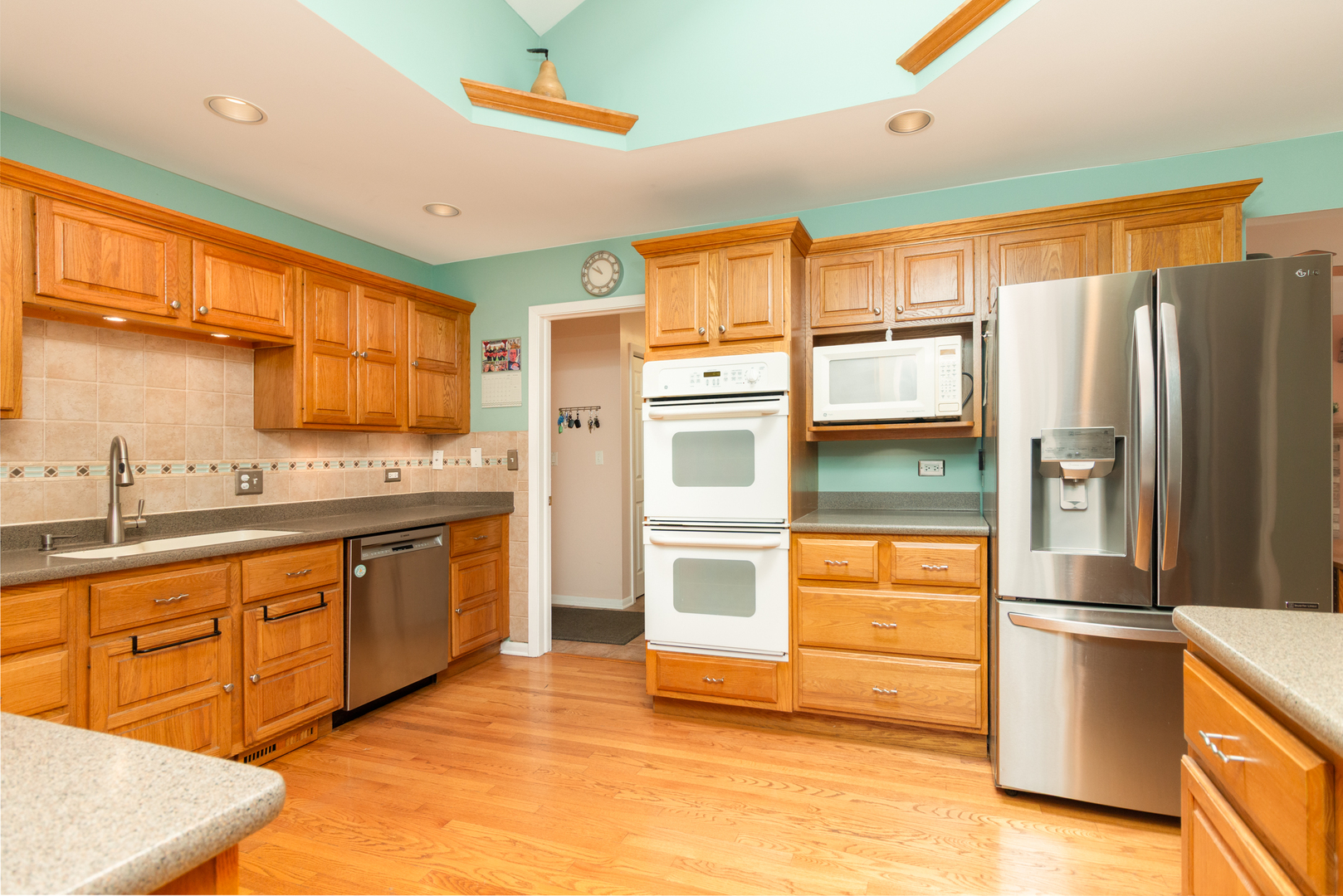 2470 Benton Street Property Photo 13