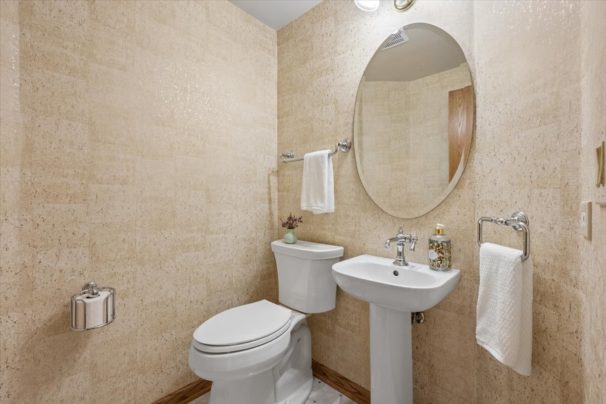 2351 Crystal Road Property Photo 16