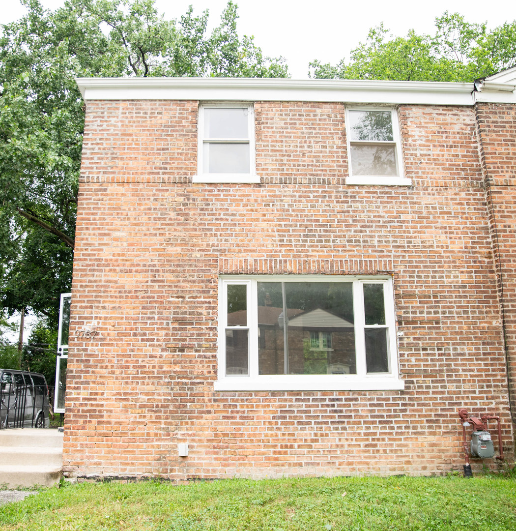 9737 S Merrill Avenue Property Photo 1