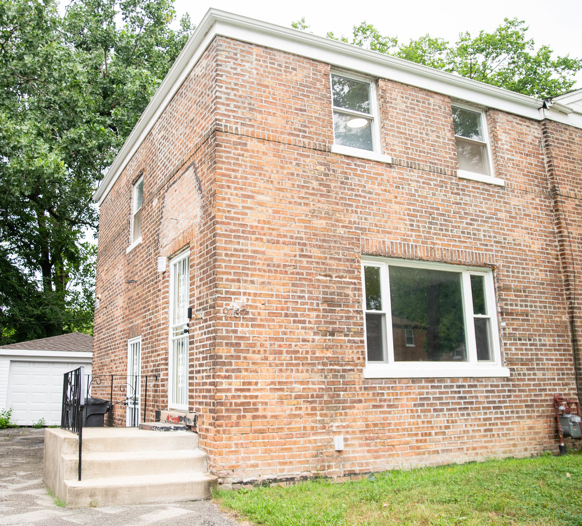 9737 S Merrill Avenue Property Photo 2