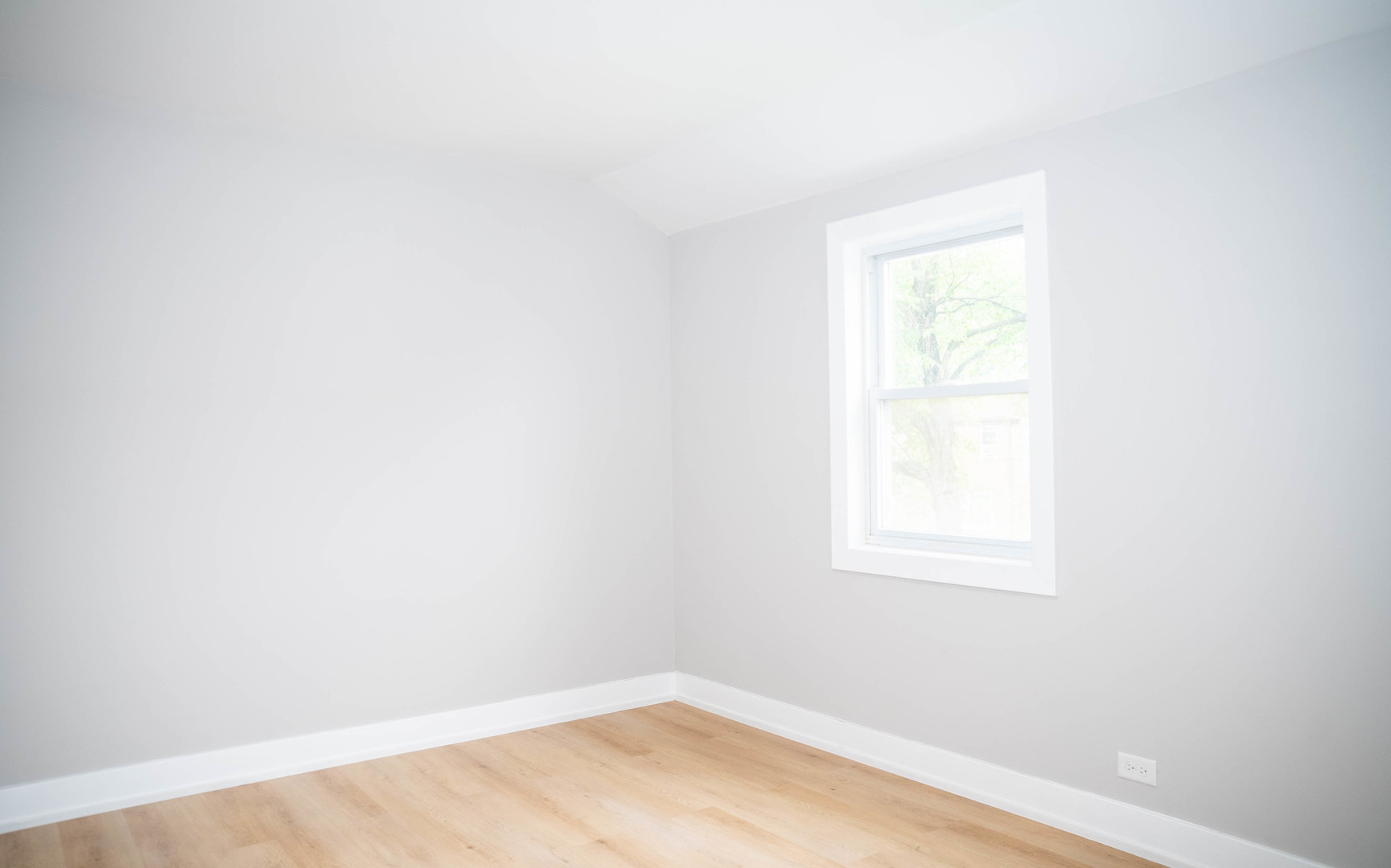 9737 S Merrill Avenue Property Photo 13
