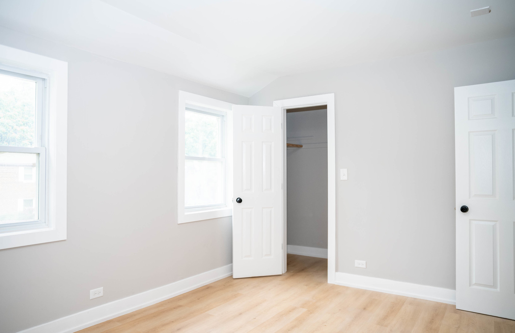 9737 S Merrill Avenue Property Photo 15