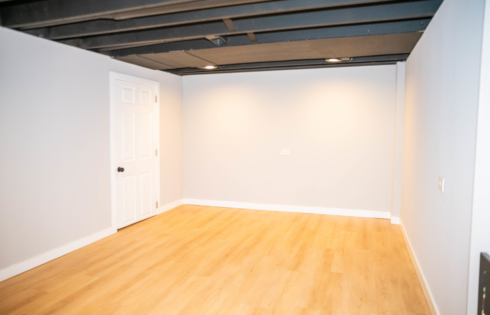 9737 S Merrill Avenue Property Photo 16