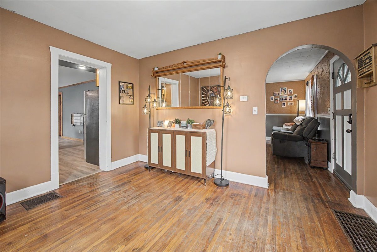 829 S Locust Street Property Photo 14