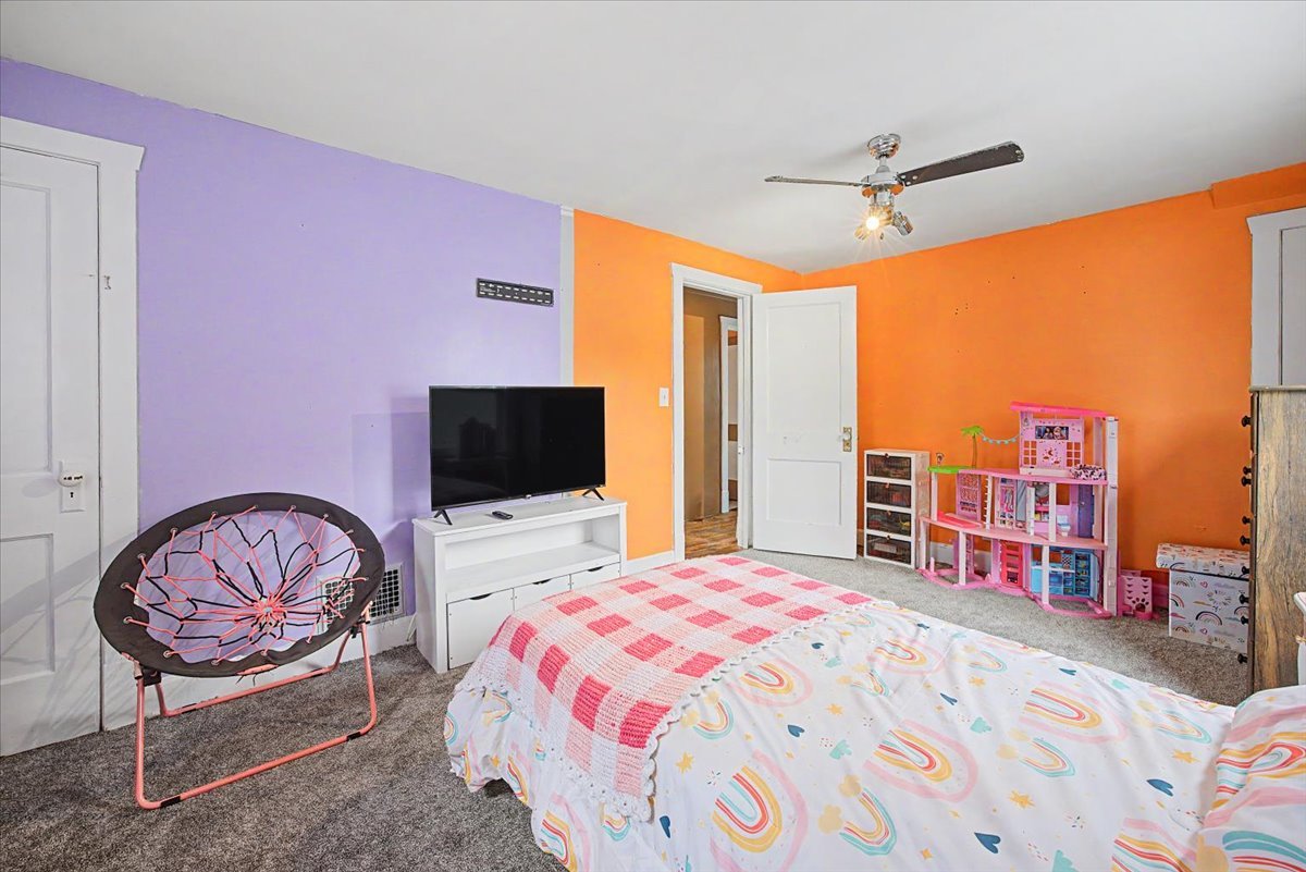 829 S Locust Street Property Photo 24