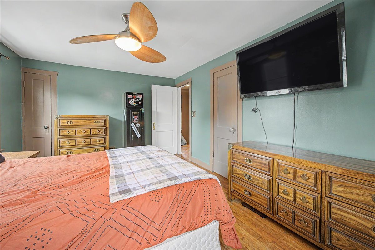829 S Locust Street Property Photo 28