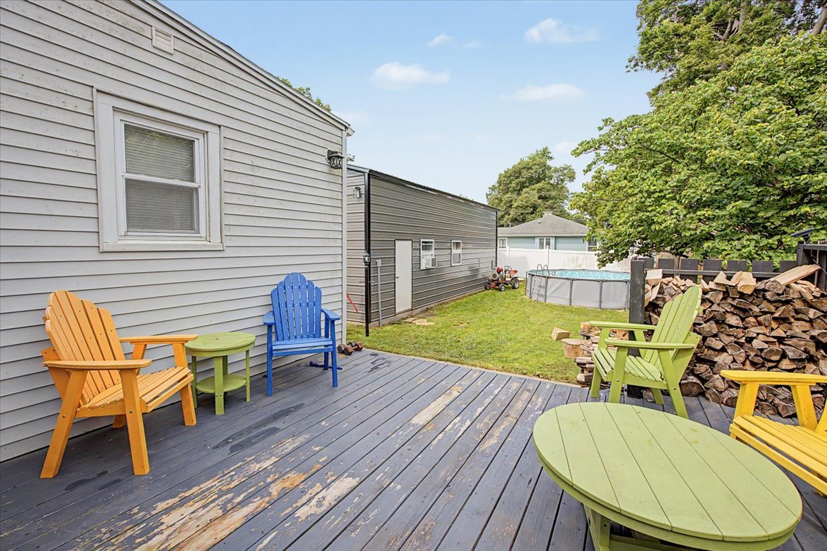 829 S Locust Street Property Photo 41