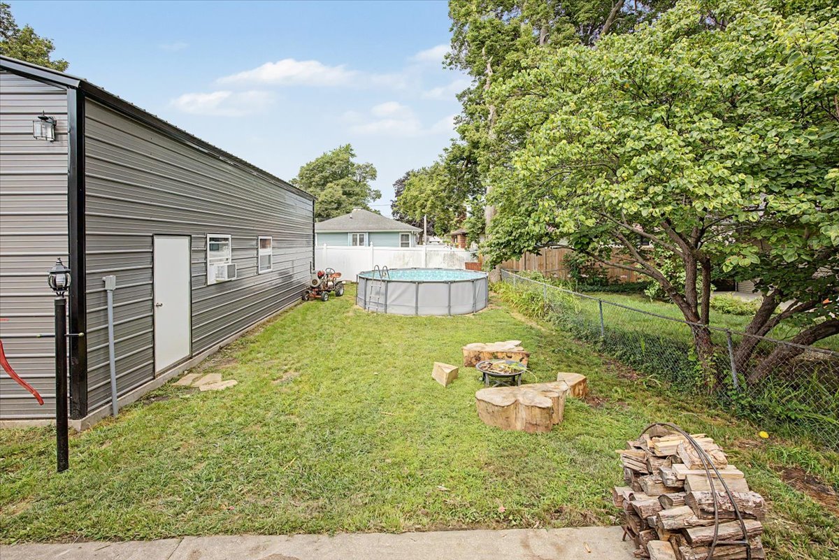 829 S Locust Street Property Photo 43