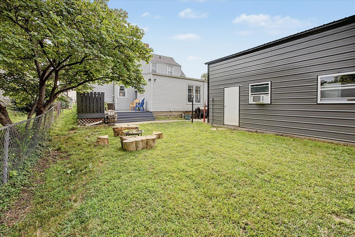 829 S Locust Street Property Photo 44