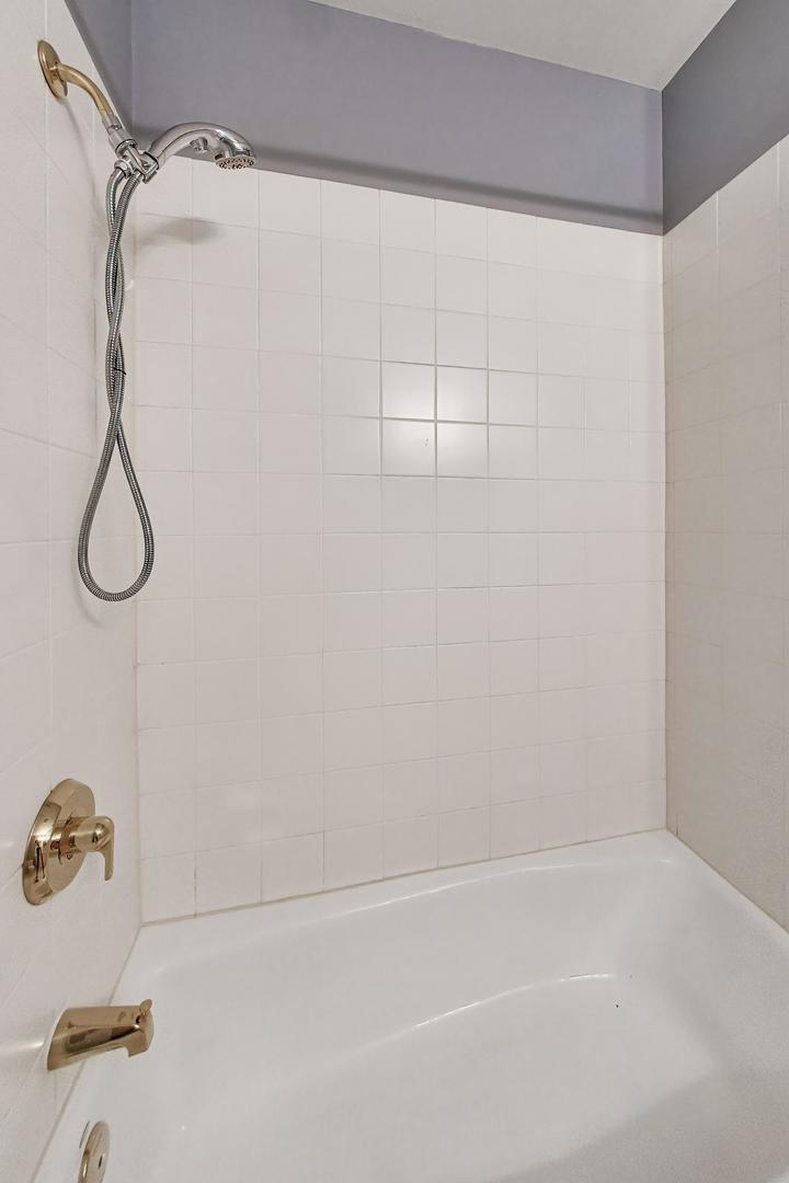 550 W Fulton Street 202 Property Photo 25