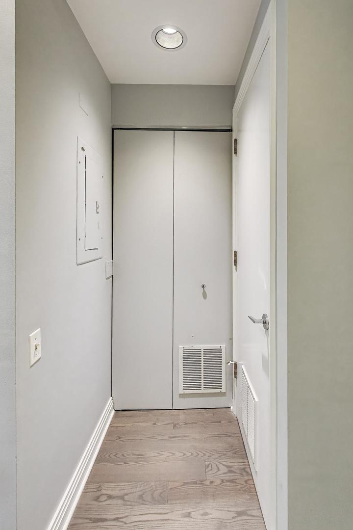 550 W Fulton Street 202 Property Photo 26