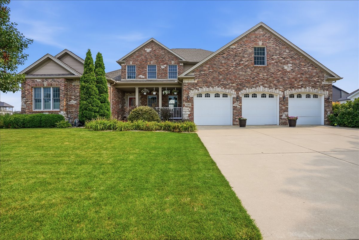 1203 Silver Oak Circle Property Photo 1