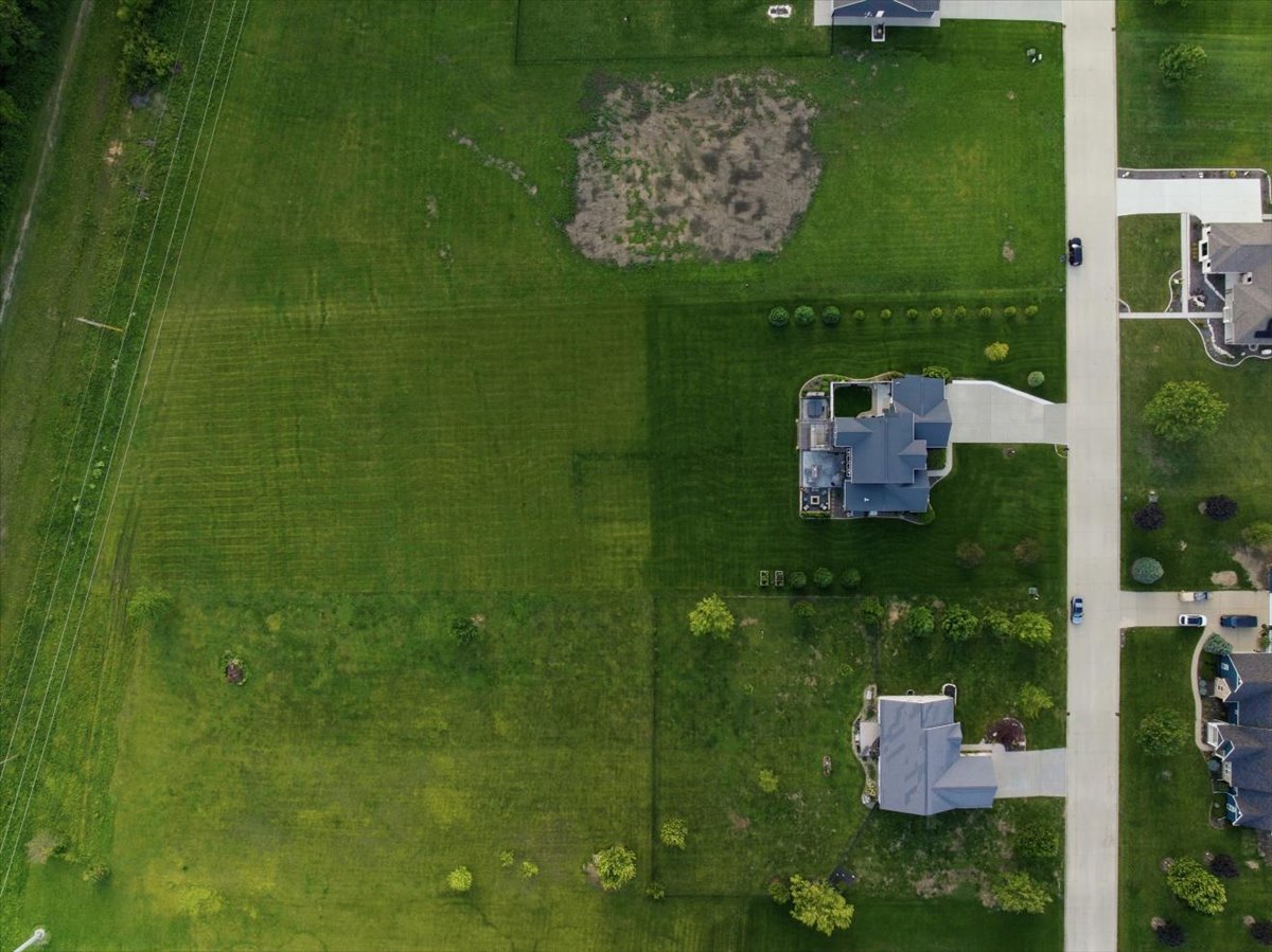 9571 Crossbow Drive Property Photo 3