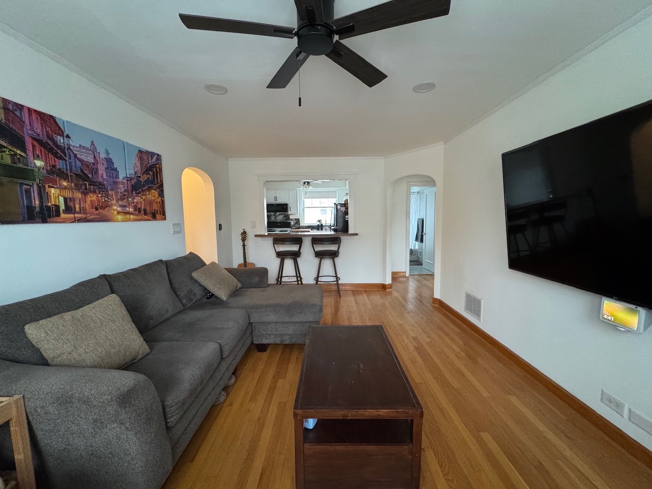 5865 N Elston Avenue 2s Property Photo 4