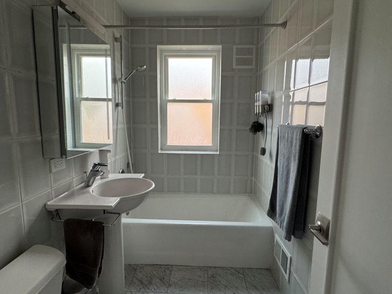 5865 N Elston Avenue 2s Property Photo 11