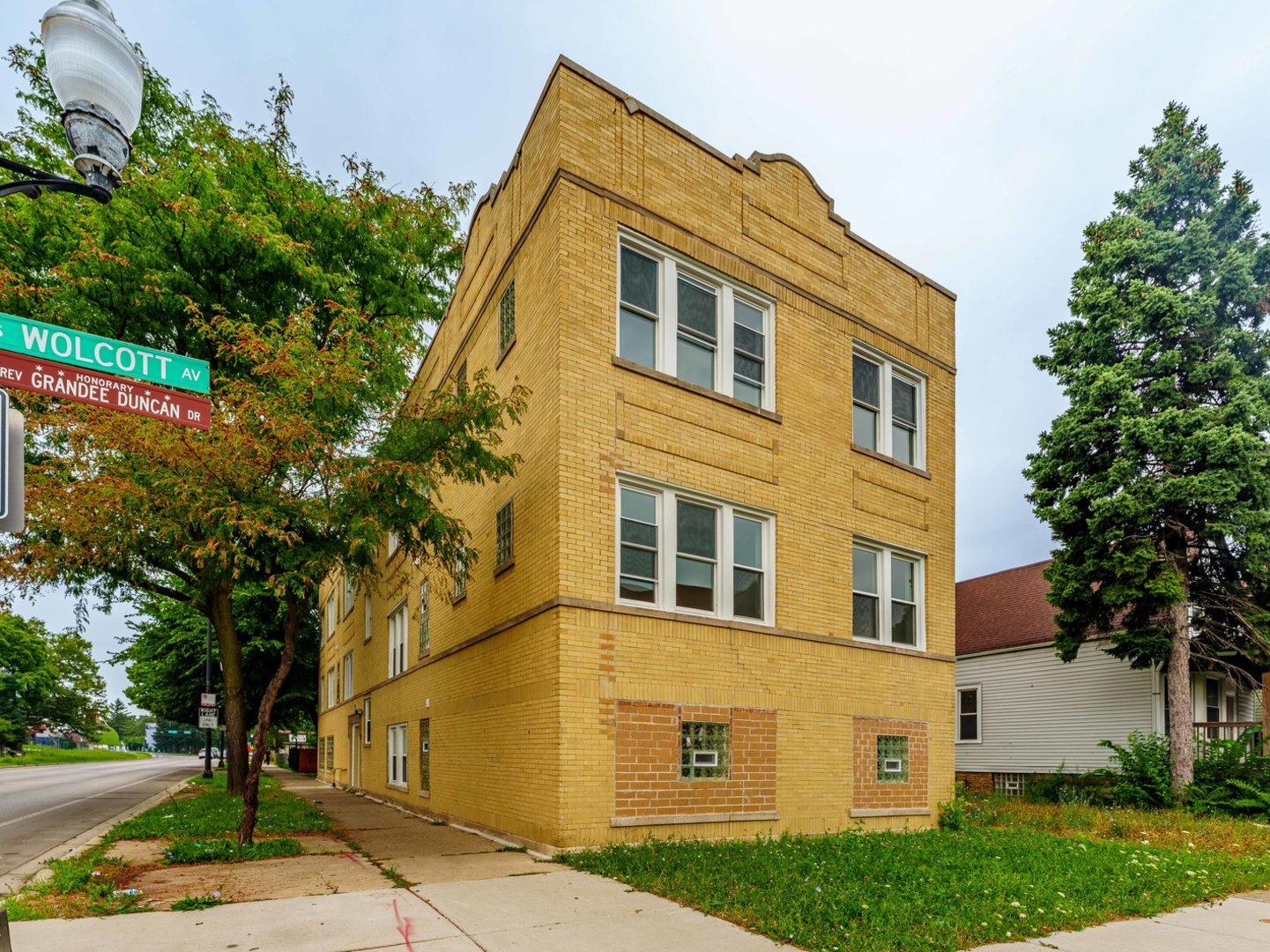 1908 W Marquette Road Property Photo 1