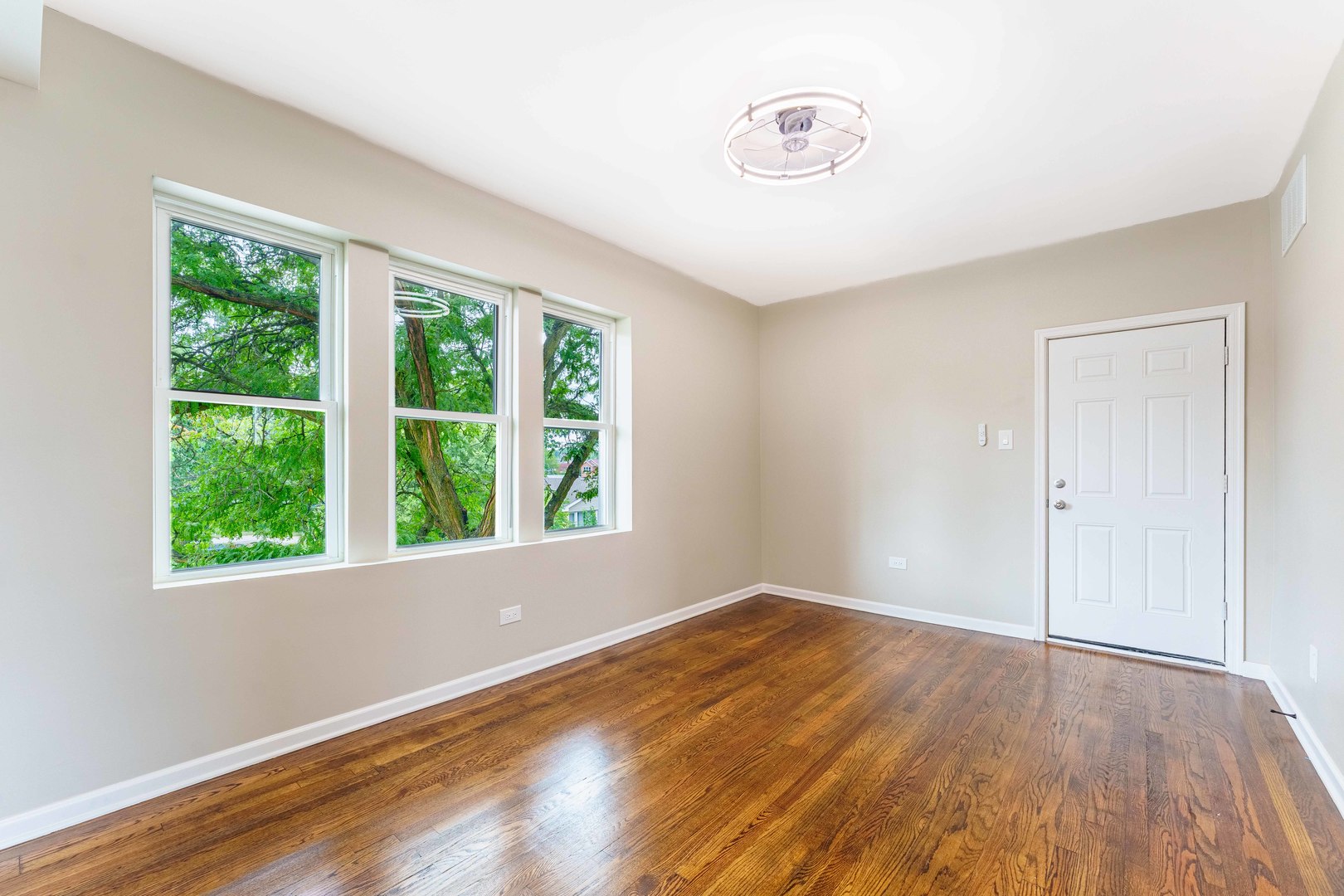 1908 W Marquette Road Property Photo 2