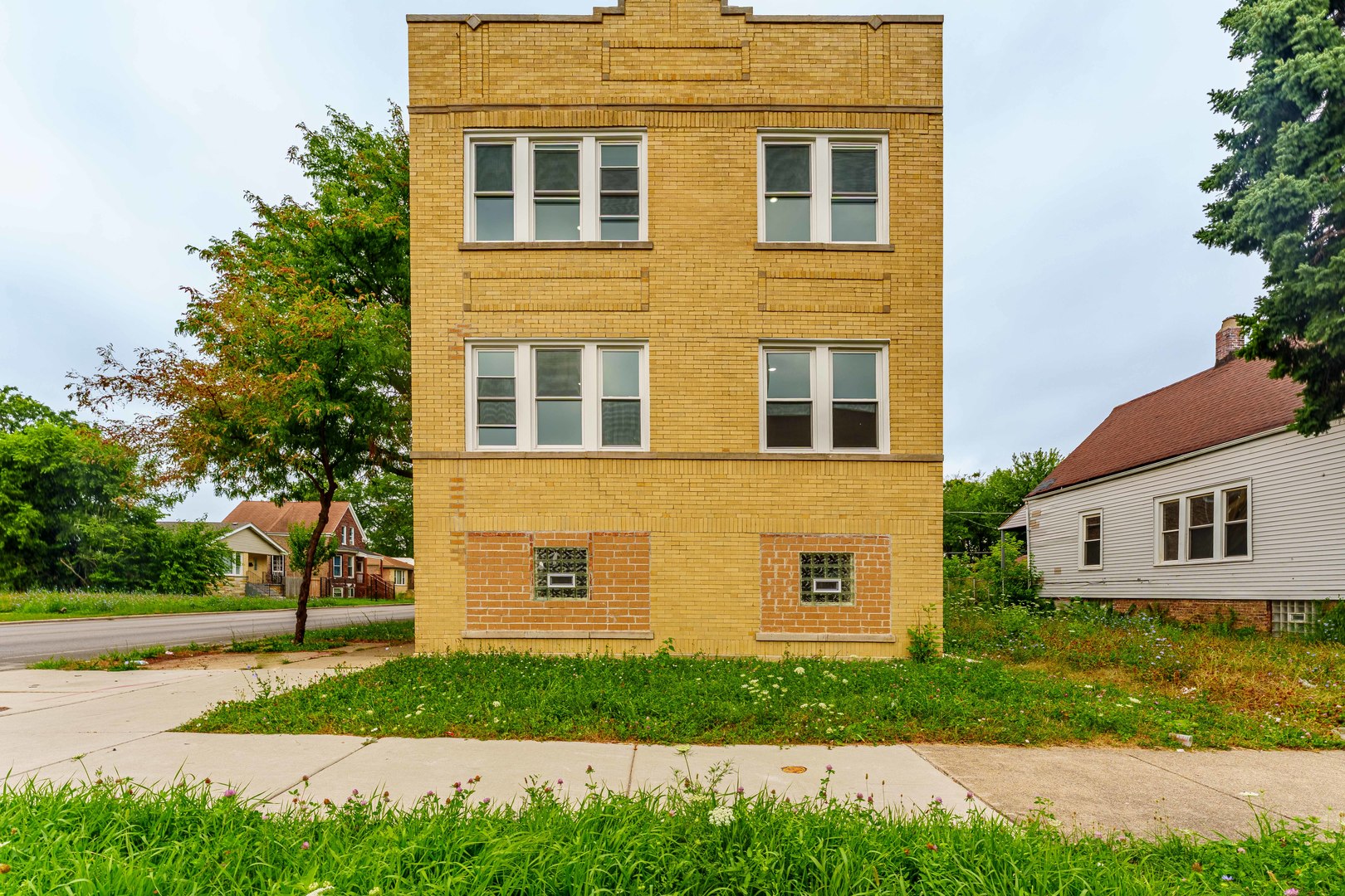 1908 W Marquette Road Property Photo 41