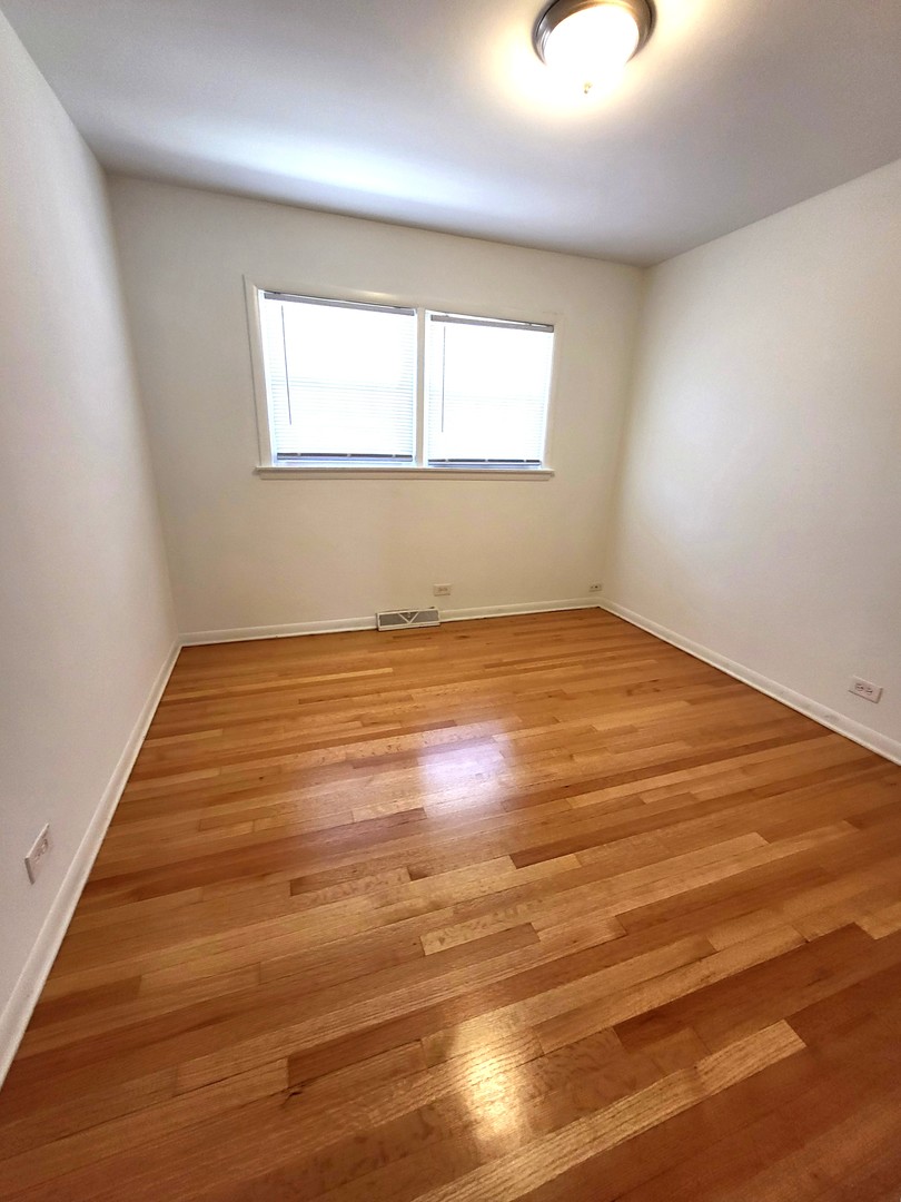 435 Crandon Avenue Property Photo 5