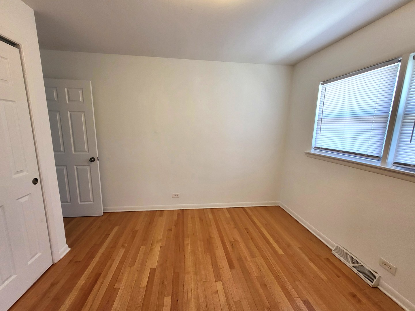 435 Crandon Avenue Property Photo 8