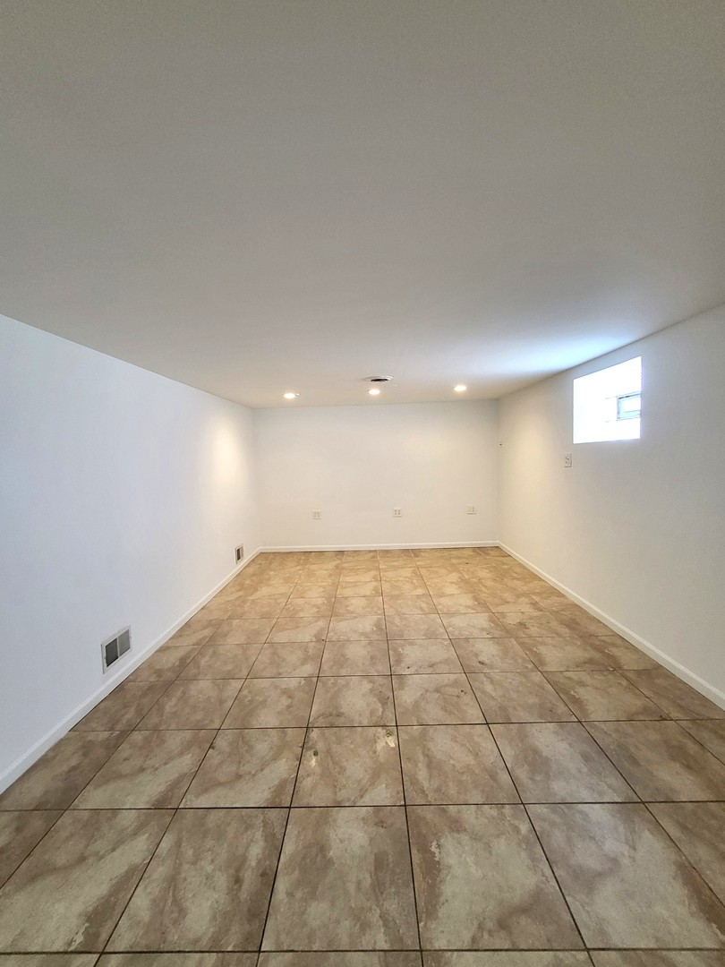 435 Crandon Avenue Property Photo 26
