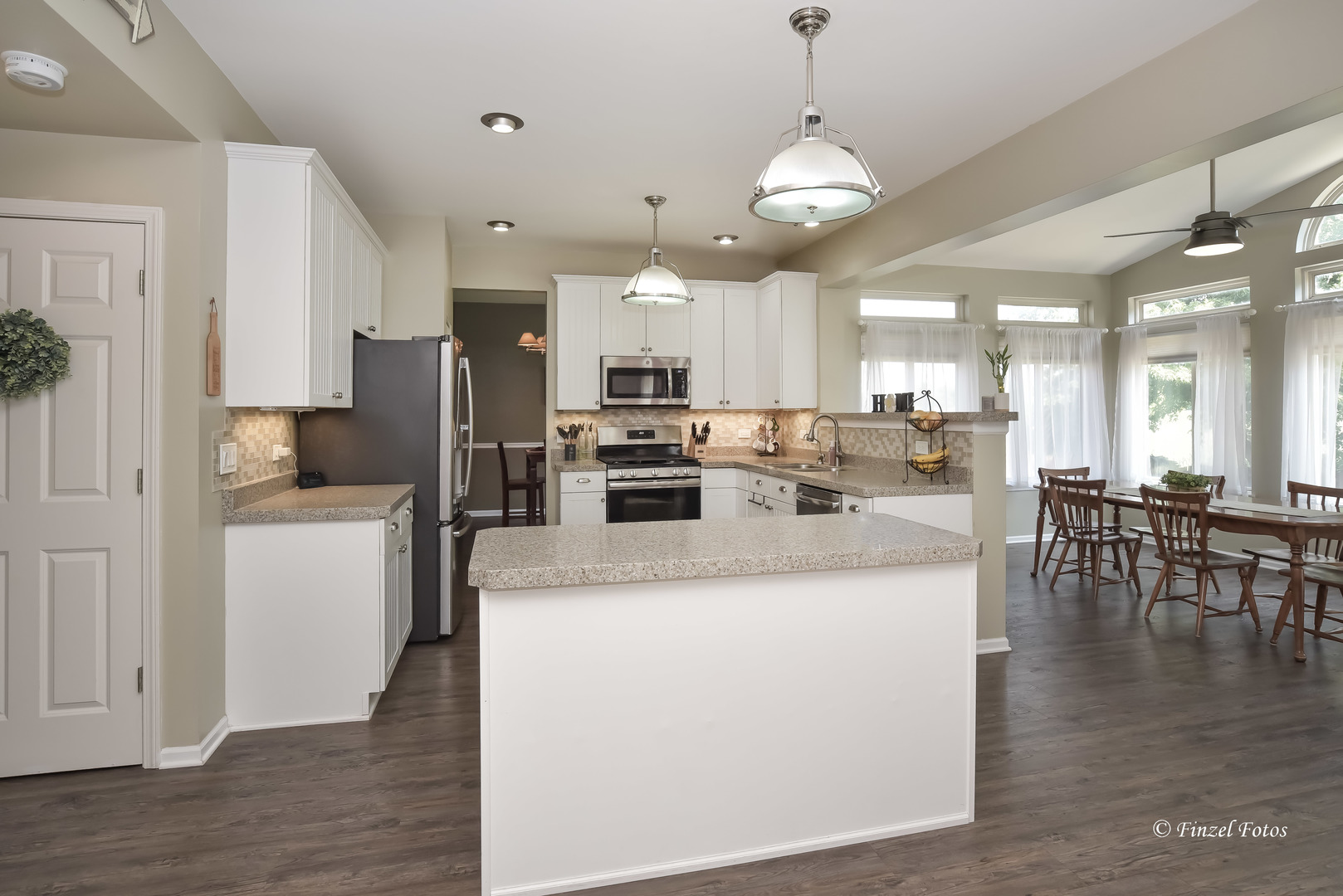 28807 Pilgrims Pass Property Photo 5