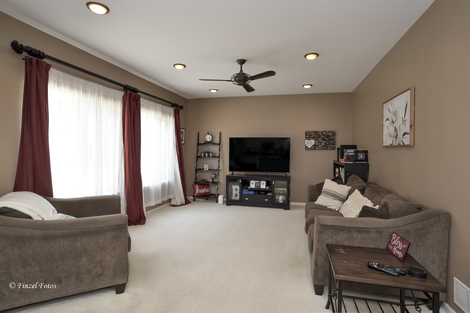 28807 Pilgrims Pass Property Photo 6