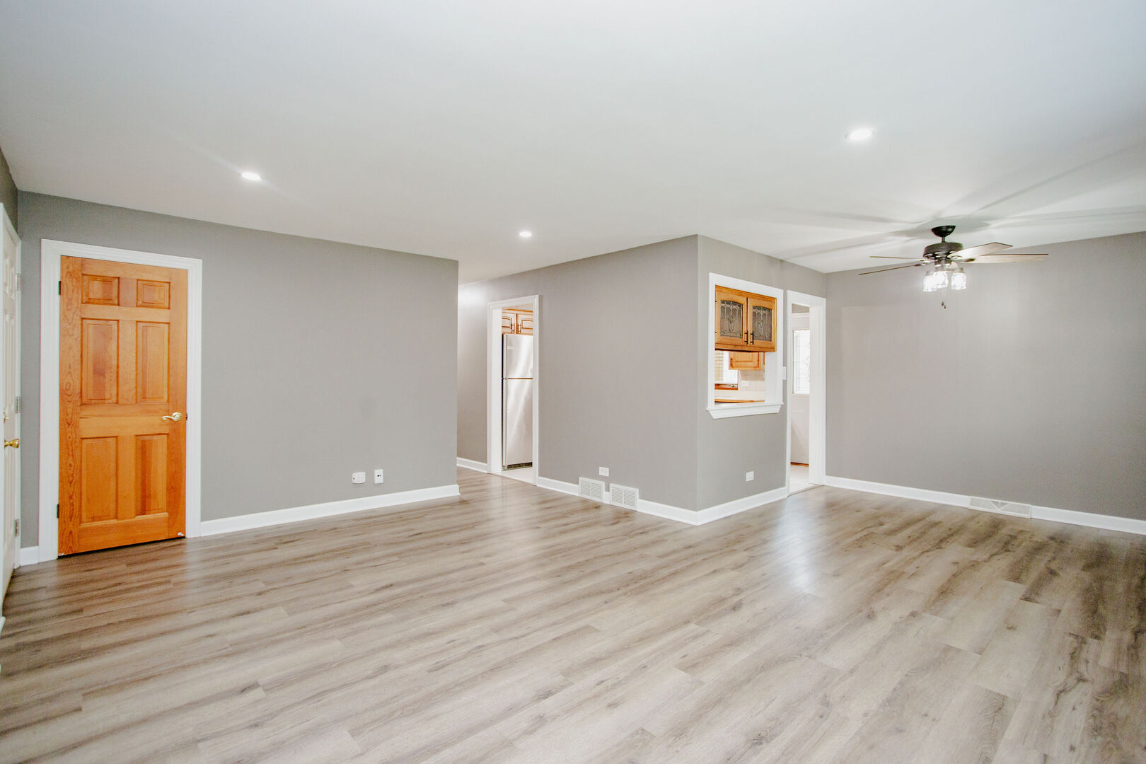 711 Schiller Street Property Photo 4