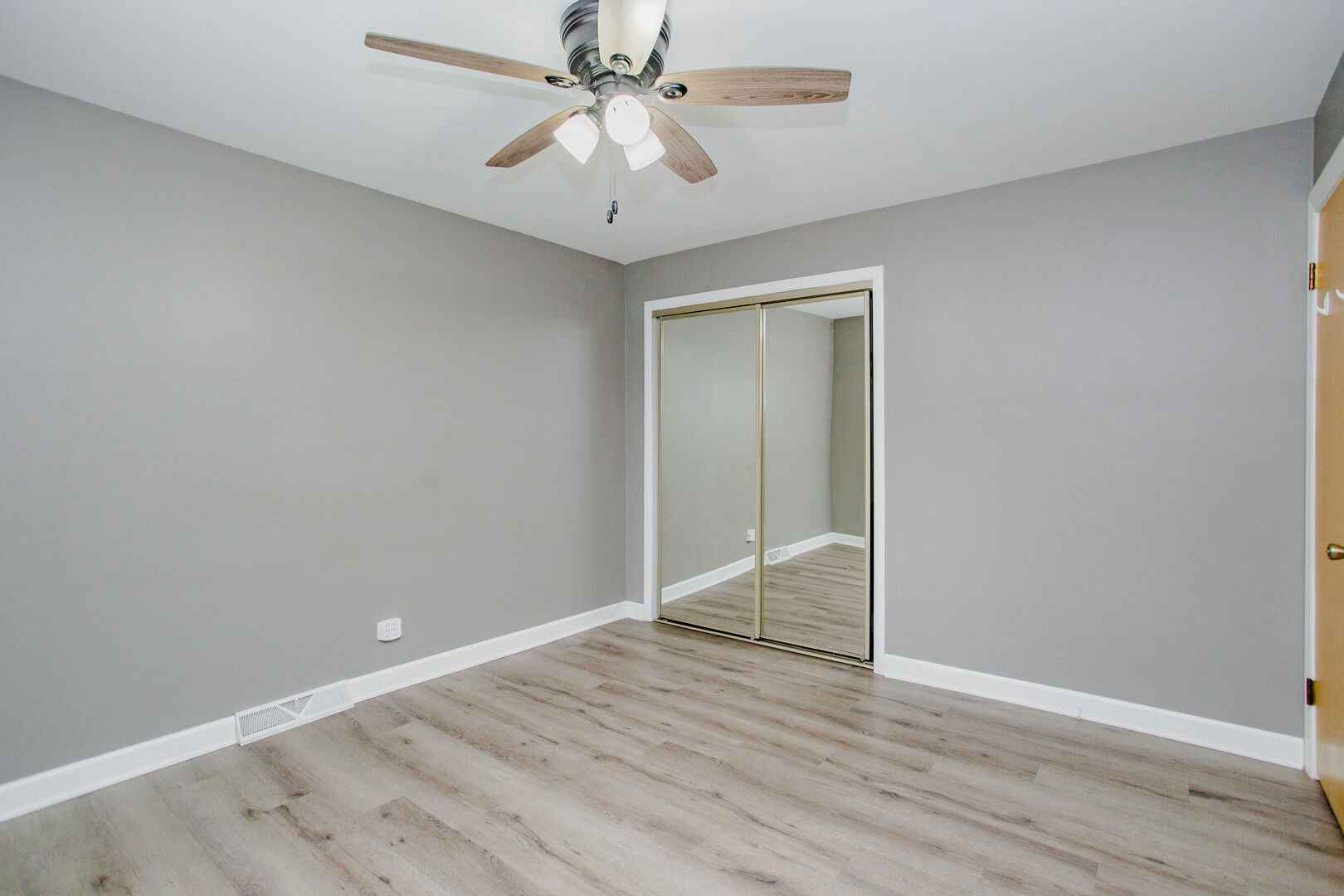 711 Schiller Street Property Photo 11