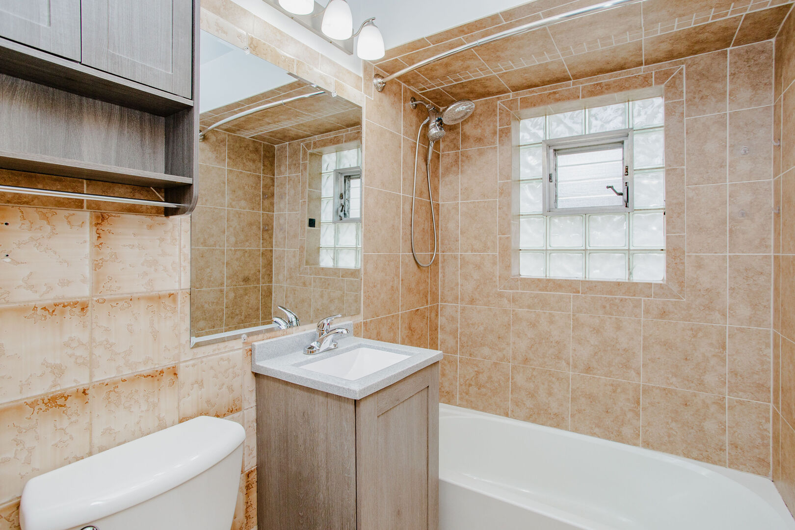 711 Schiller Street Property Photo 12