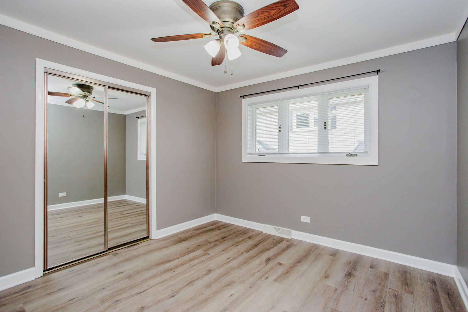 711 Schiller Street Property Photo 13