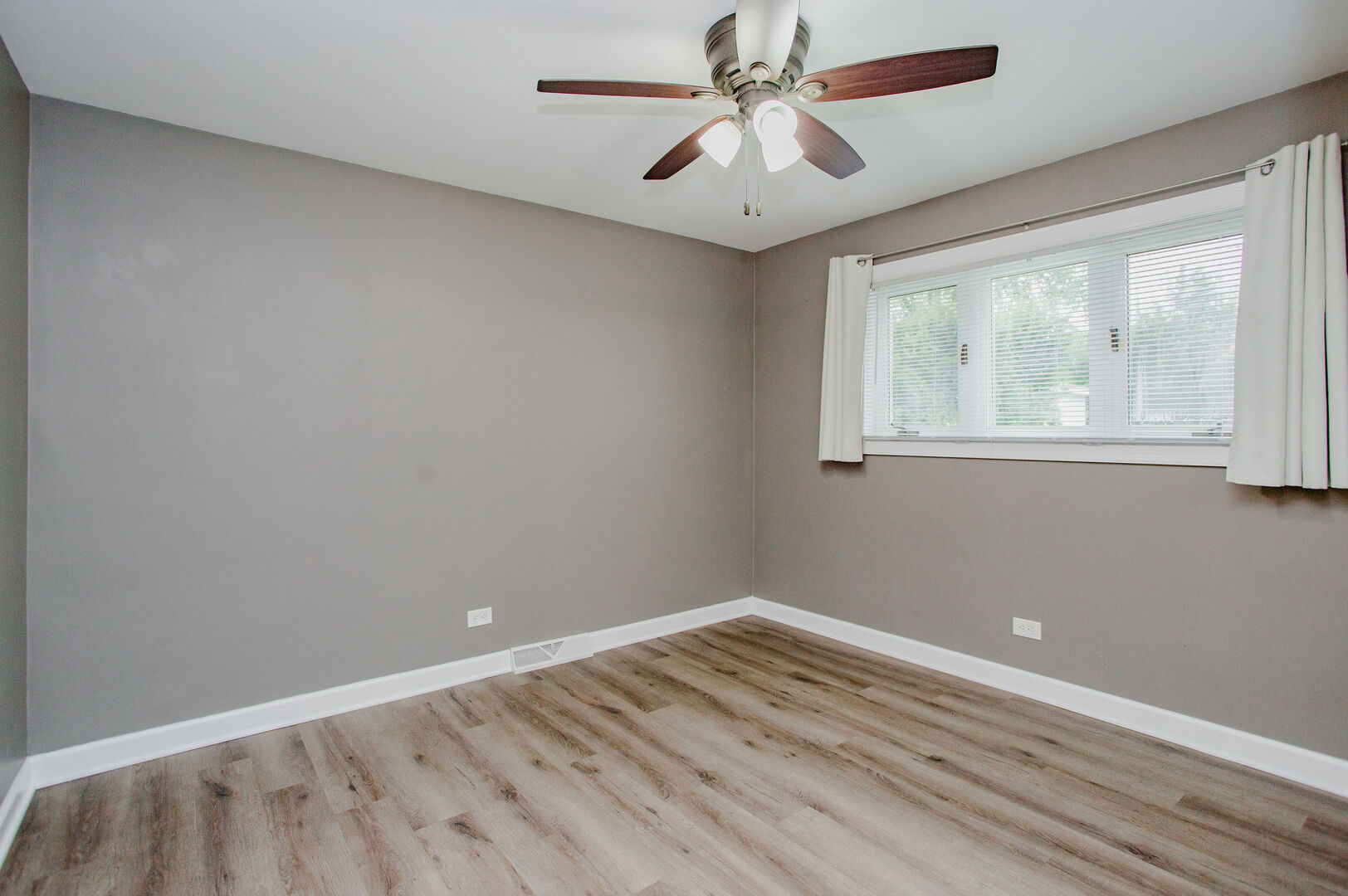 711 Schiller Street Property Photo 15