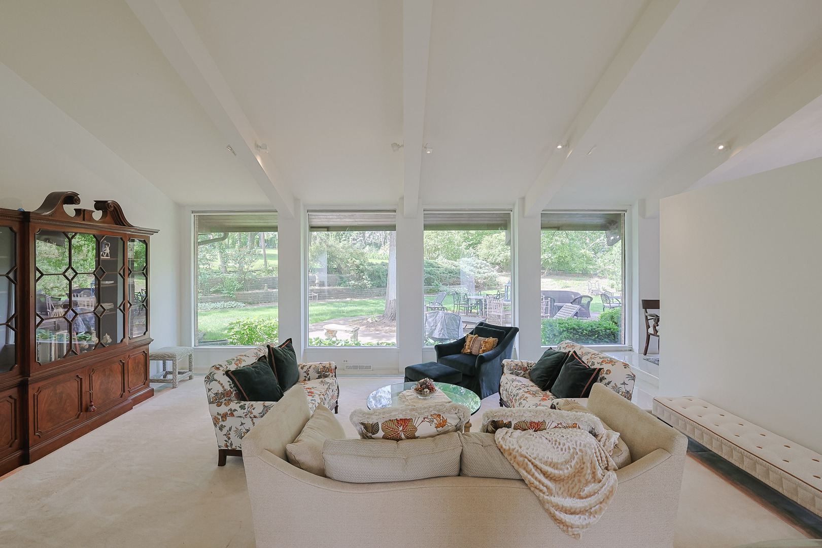 9 Camelot Drive Property Photo 6