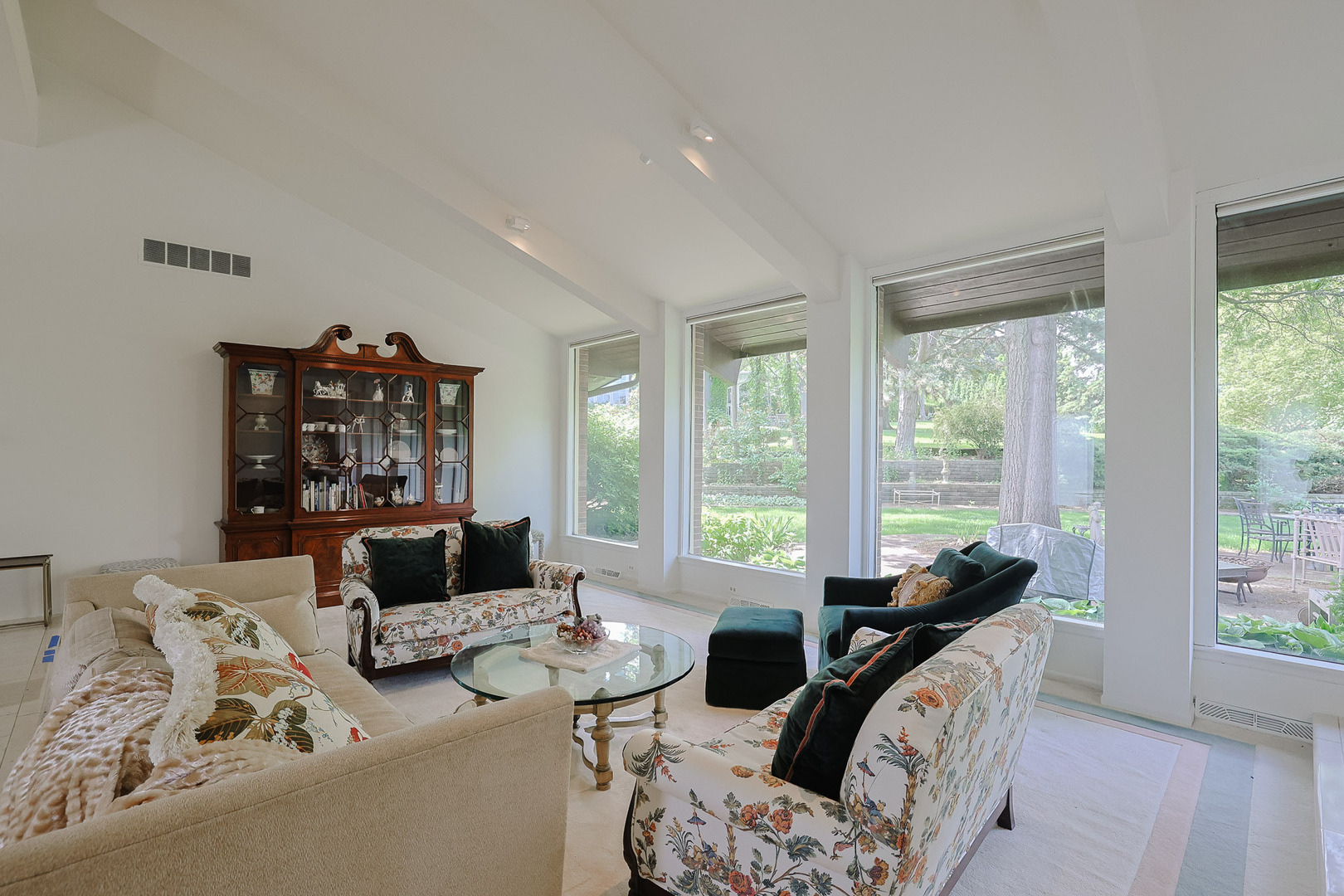 9 Camelot Drive Property Photo 10