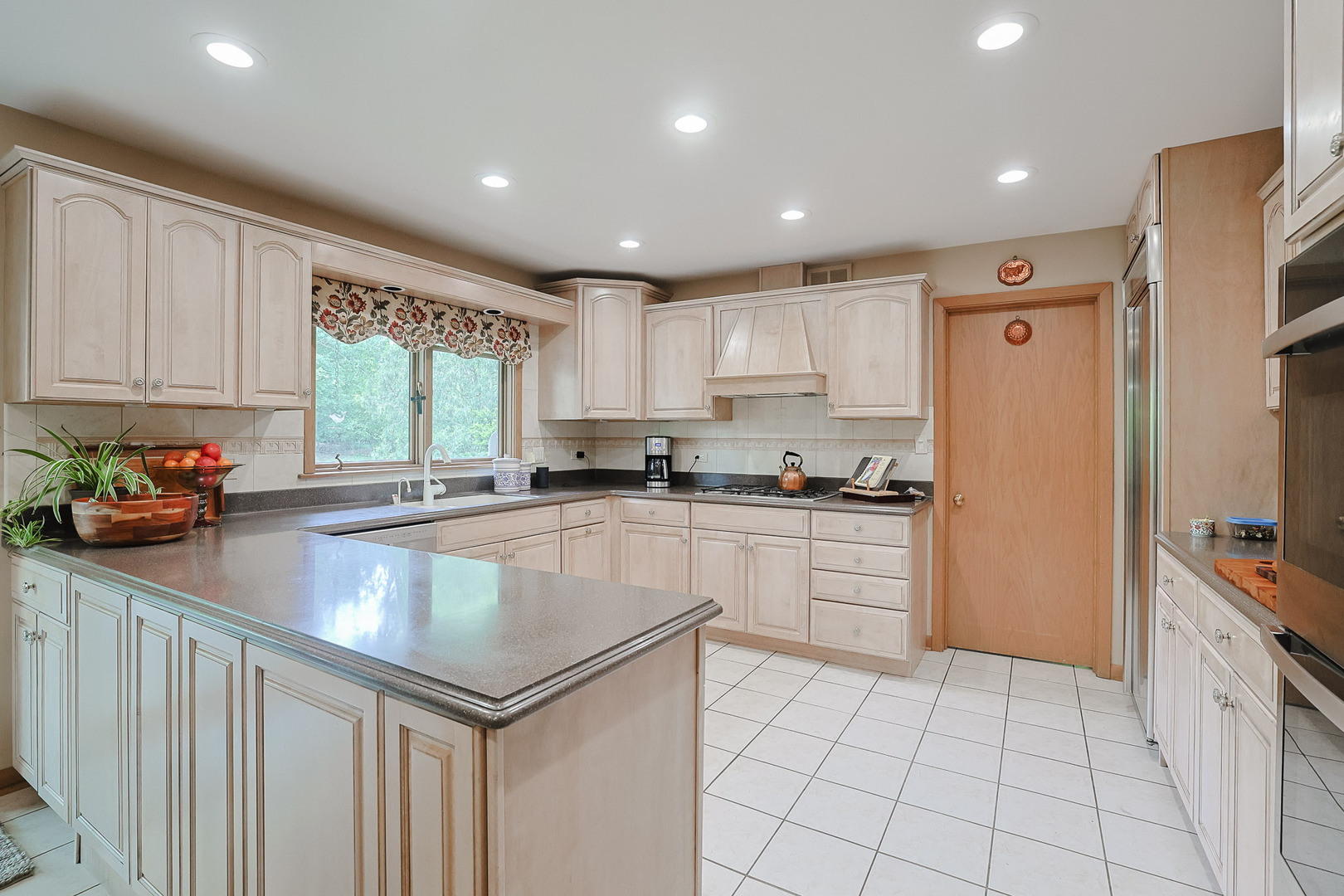9 Camelot Drive Property Photo 11