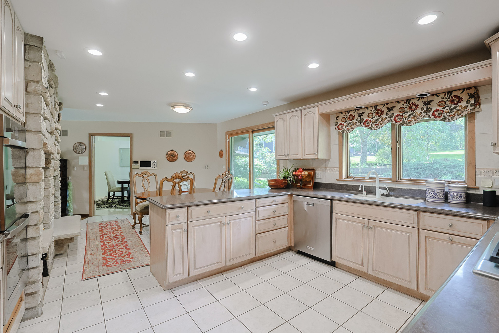 9 Camelot Drive Property Photo 13