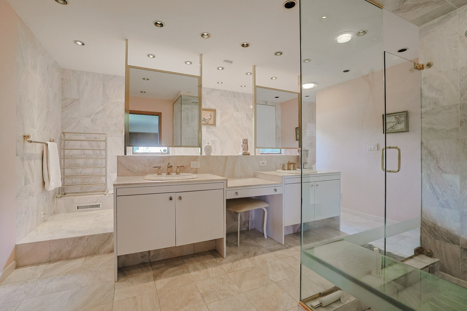 9 Camelot Drive Property Photo 18