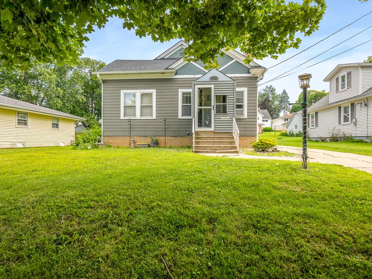 1247 W Logan Street Property Photo 1