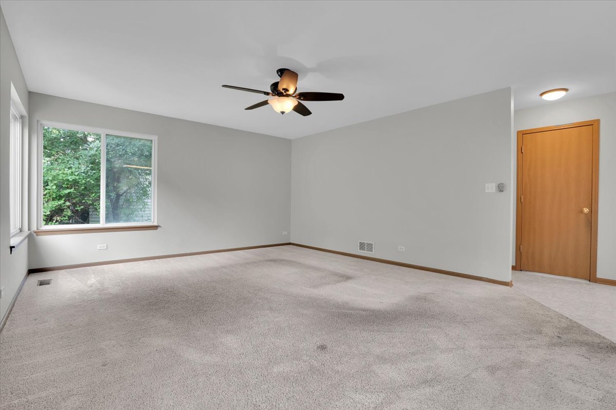 542 Waterford Lane Property Photo 15