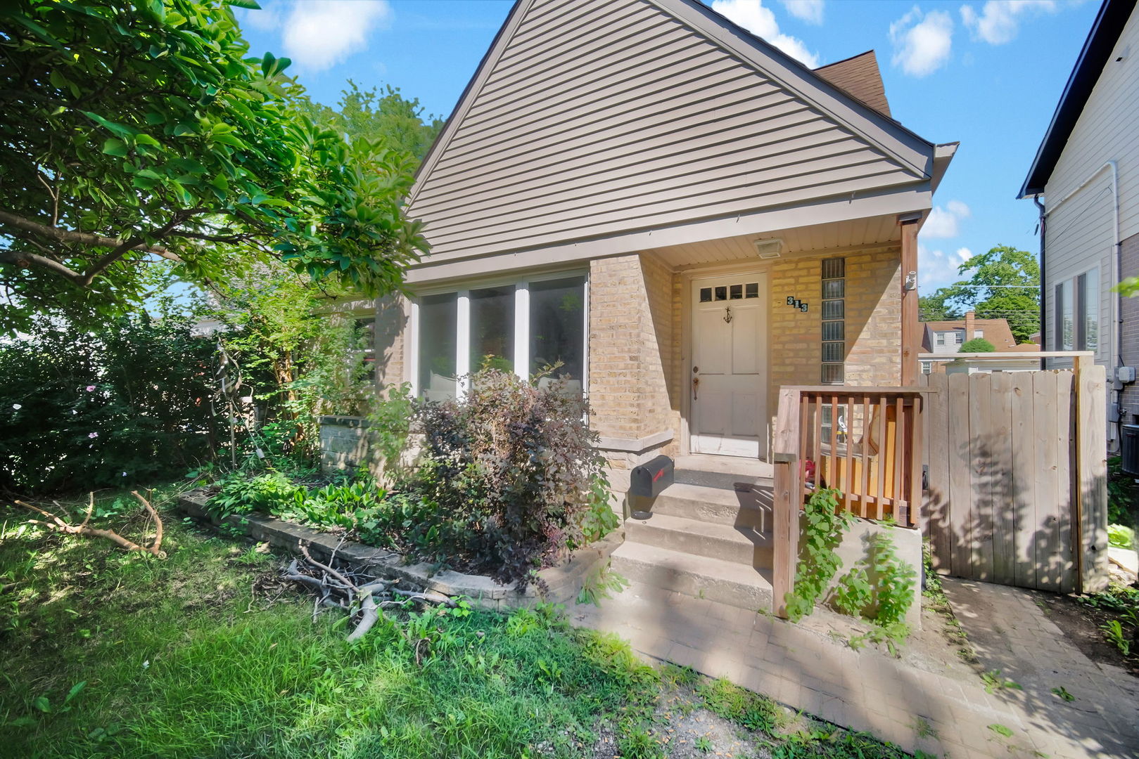 313 Harlem Avenue Property Photo 2