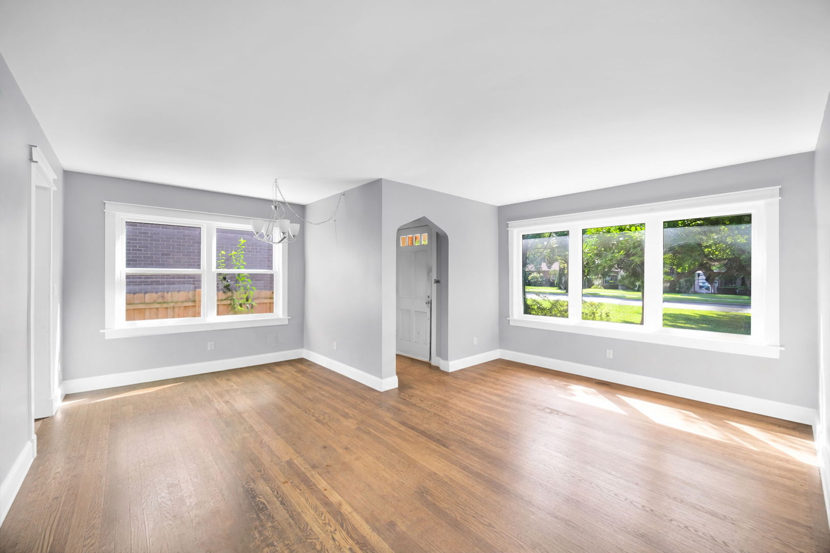 313 Harlem Avenue Property Photo 4